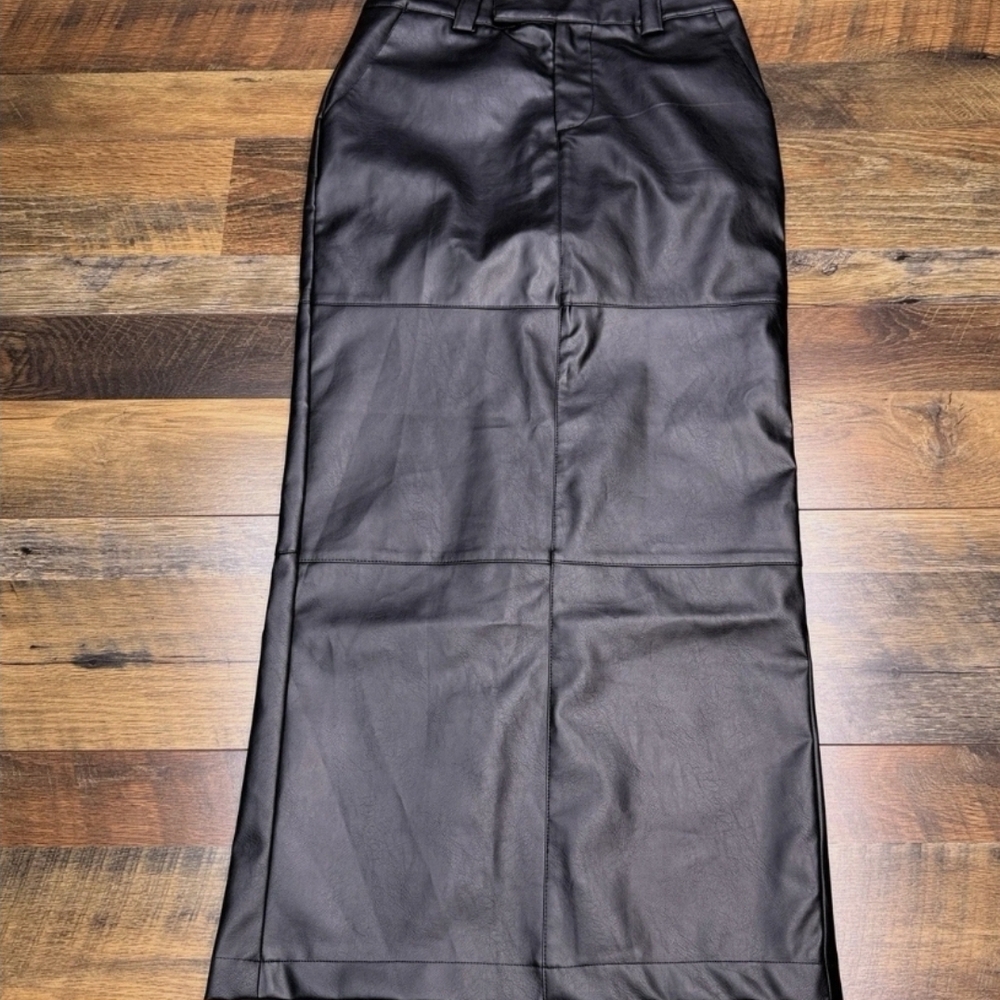 Forever 21 Sleek Black Pencil Skirt - Picture 7 of 14